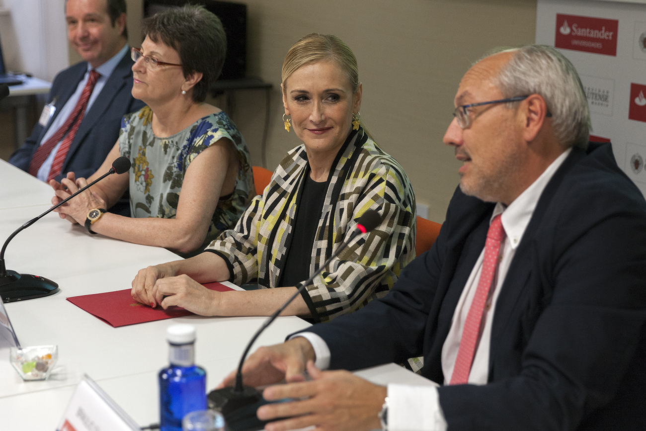 Cristina Cifuentes duda de que la reforma de la Constitución sea “necesaria” a día de hoy